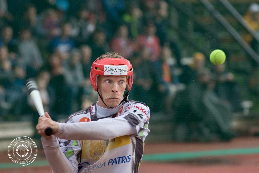 Riku Kauppinen ehti menneellä kaudella 131 kärkilyönnin ohessa kasvattaa myös komeat viikset.